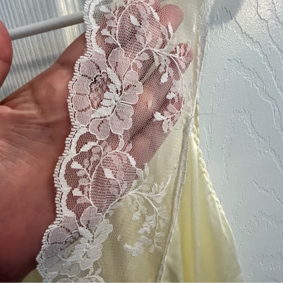 VINTAGE 70’s pale yellow sexy lingerie nighty - Picture 5 of 8